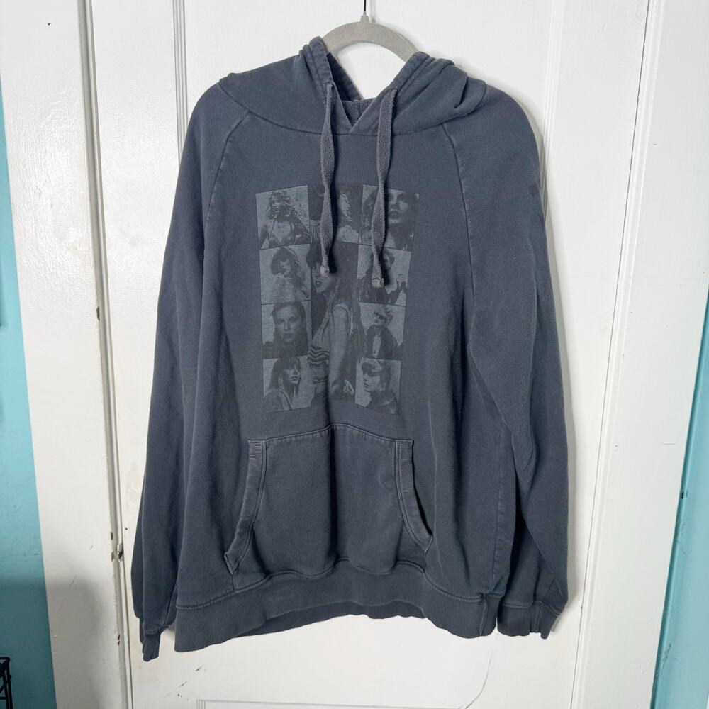 Taylor Swift The Eras Tour Black Graphic Screen Printed Hoodie L Some Fading